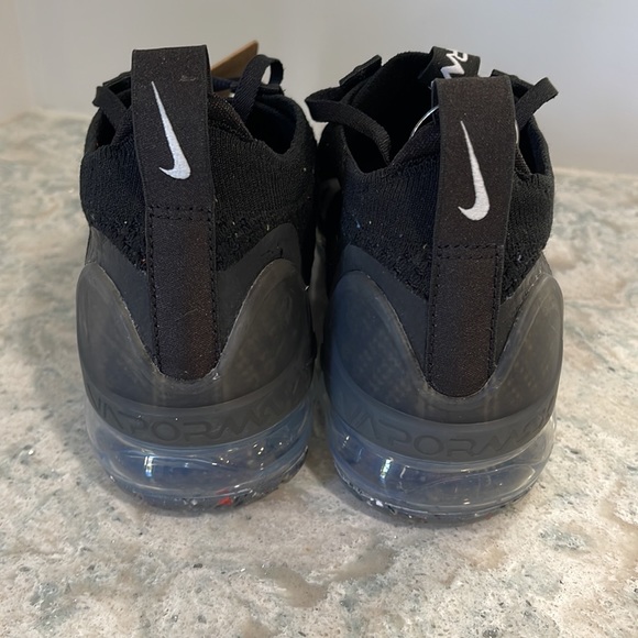 NIKE AIR VAPORMAX FLYKNIT- new with tags. Women S8. FAST SHIPPING!!! - Picture 3 of 9